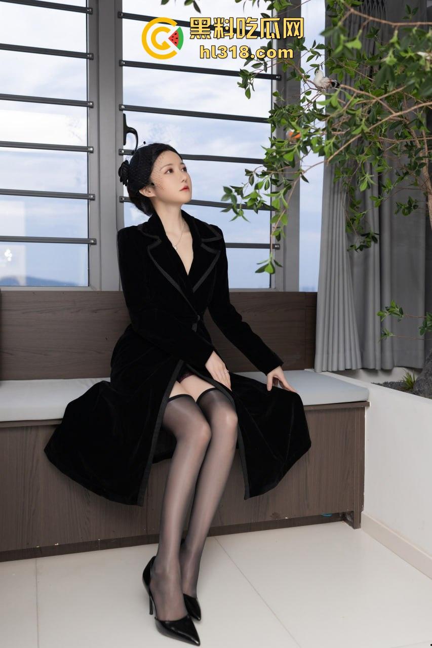 巨乳学生妹大尺度露奶视频流出,反差母狗各种场所当众露出,大奶骚穴位一览无遗真是无比的刺激!-1