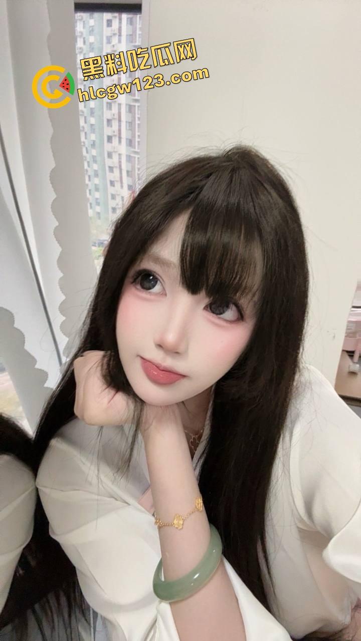 甜妹皮囊装不住她的骚,安徽『邵妮钢』锁精白虎逼,钢圈逼纹屁眼爆插三连杀,这骚劲儿能榨空五个壮汉!-1