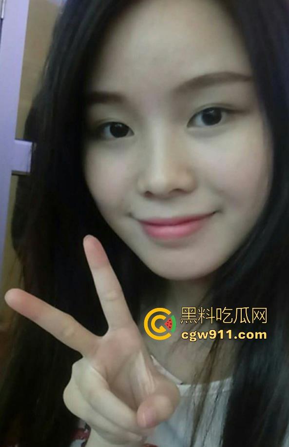 广州外企白领高管【沈佳奕】跟男友自拍啪啪流出,口交深喉吞精,一线天白虎嫩穴猛插,直接看射了!-1