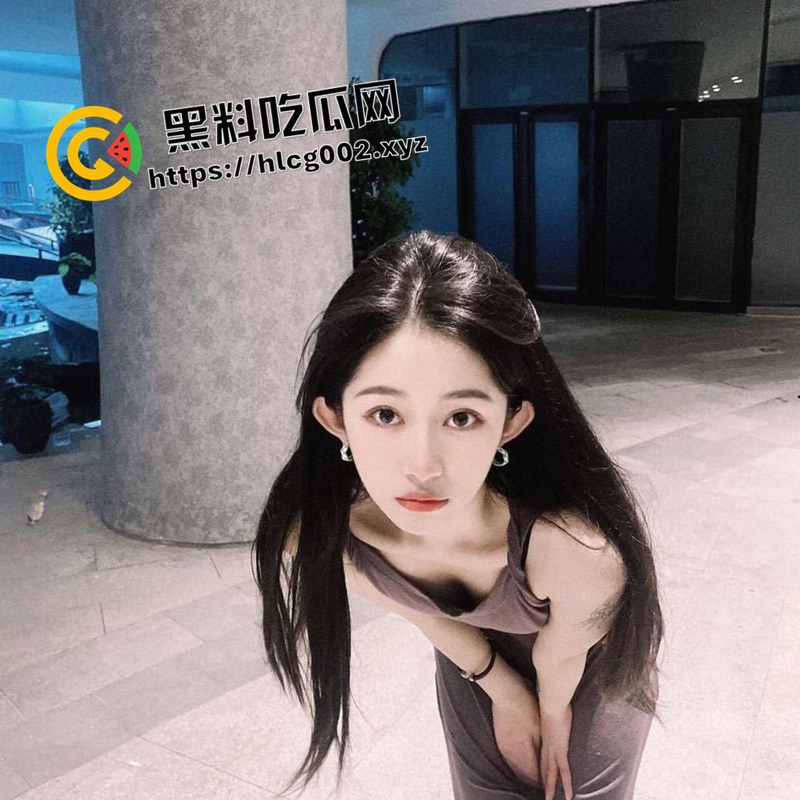 江苏大学反差婊 校外兼职的艺术生母狗 美鲍鱼一线天 巨乳挺拔 逼都要被富二代扣烂了-2