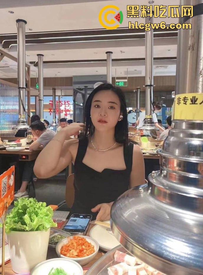 江苏绿帽癖朋友笔记本意外曝光私密性爱视频!老婆在床上大尺度回应他换人也行,朋友关系铁到不知如何下手!-1