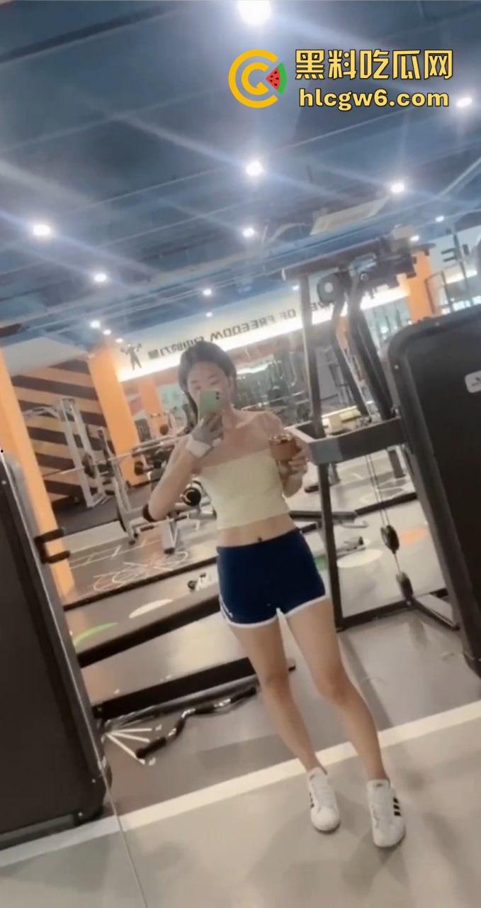 江苏绿帽癖朋友笔记本意外曝光私密性爱视频!老婆在床上大尺度回应他换人也行,朋友关系铁到不知如何下手!-6