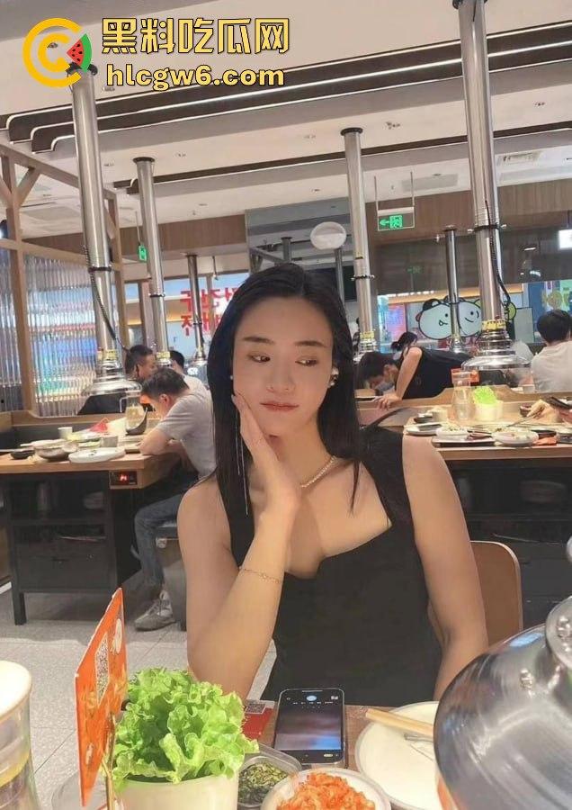 江苏绿帽癖朋友笔记本意外曝光私密性爱视频!老婆在床上大尺度回应他换人也行,朋友关系铁到不知如何下手!-9