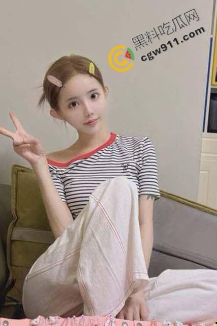 海角达人与表妹禁忌之夜!堂妹老公不在的那晚,半推半就的插入那湿润的嫩穴-1