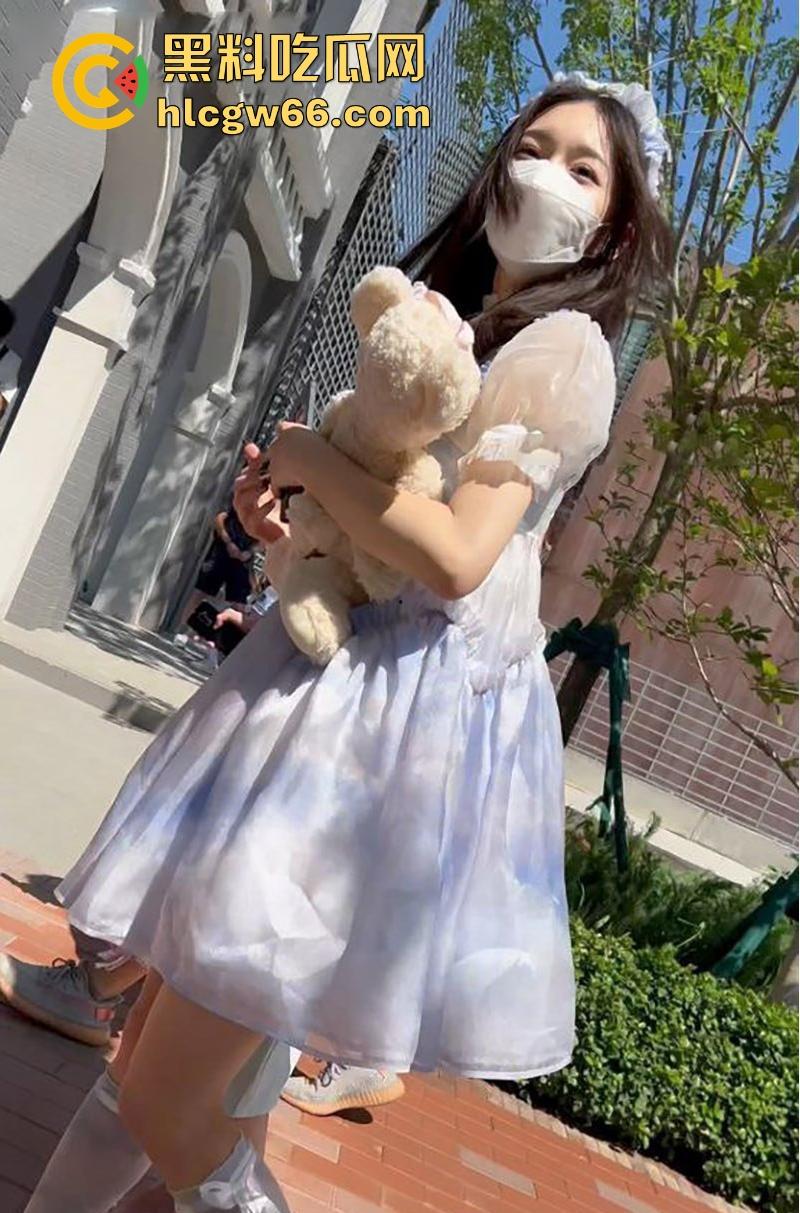 瓜友投稿!漫展认识的洛丽塔美女 身材性感颜值可爱 当天拿下带回家各种姿势爆操 无毛嫩穴超诱人-3