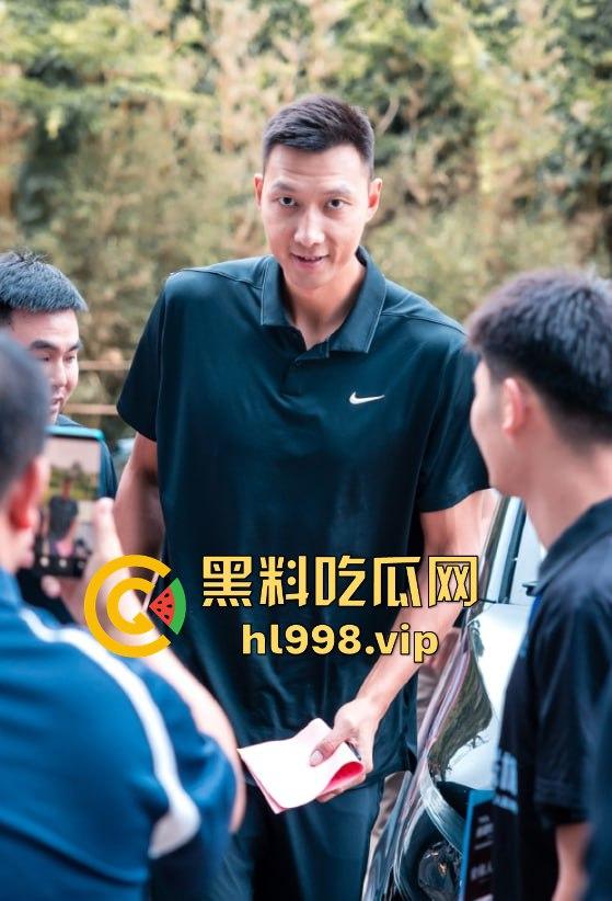 中国男篮一哥『易建联』塌房!1500美元换来的居然是个TS,跟『京城乔姐』在W酒店玩牛牛大战!-36