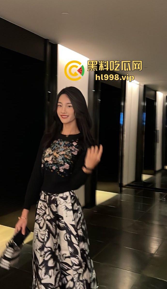 中国男篮一哥『易建联』塌房!1500美元换来的居然是个TS,跟『京城乔姐』在W酒店玩牛牛大战!-37