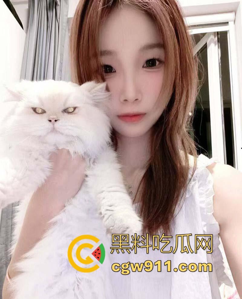 苏州大学可爱清纯学妹【赵琳】与男友性爱大战狂操,翘臀被撞得啪啪响,淫水喷得床单湿漉,全程露脸一览无遗!-1