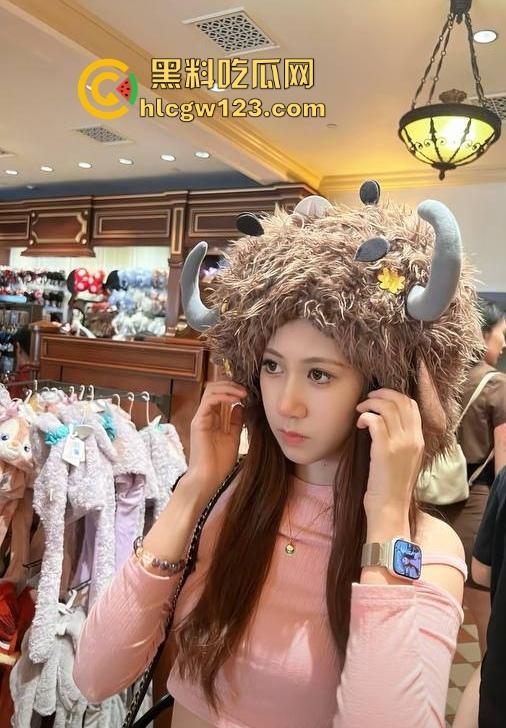 抖音同城约炮【Evelynnn_】翘臀大奶迷人 首次约炮主动上位 自己摇晃抽插 大屁股真诱惑啊!-6