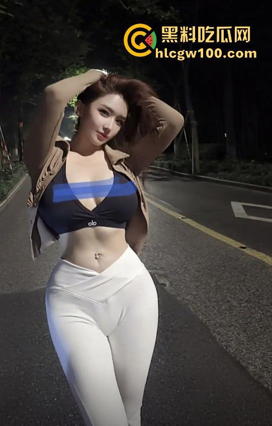 抖音50万粉健身网红【健身小猫】不雅视频泄露,线下陪金主爸爸玩花样,健身身材劲爆,淫技独道玩到喷射不停!-7