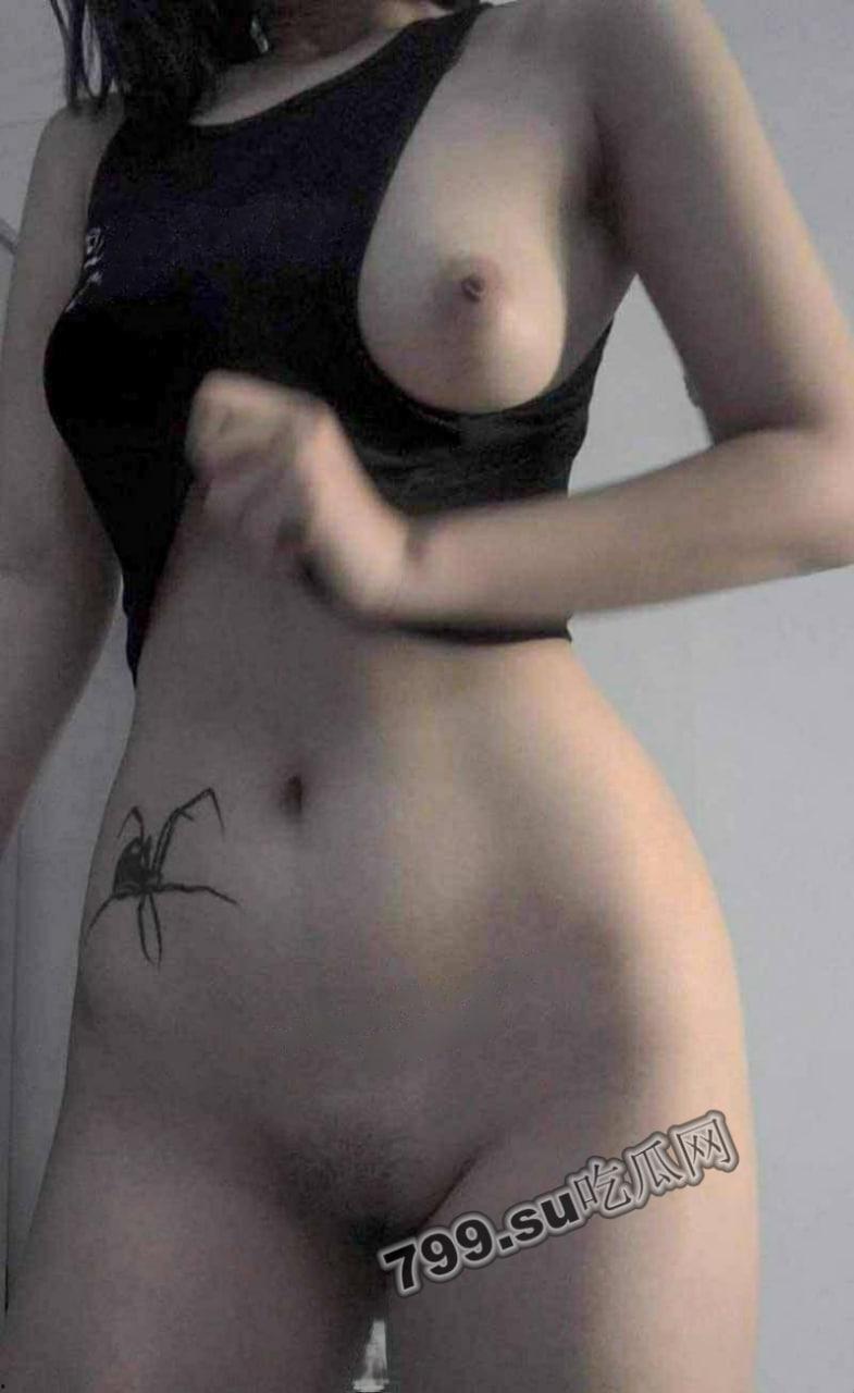 【精品泄密】越南超嫩反差舞蹈系学生妹 巨乳马甲线身材超棒 大量私拍流出-16