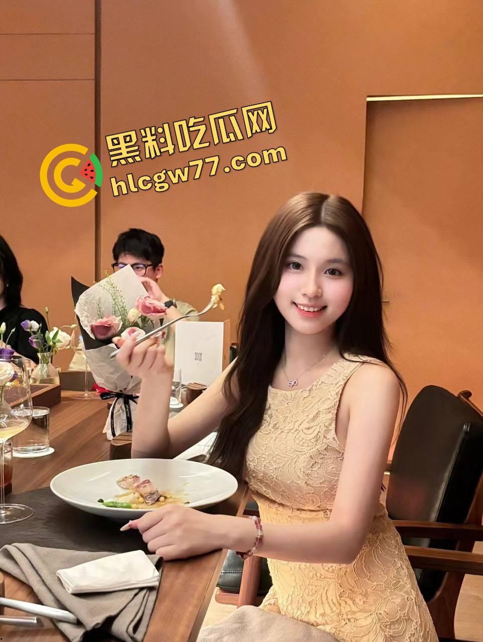 清纯外表迷惑众人 武汉大三学姐『林婉柔』白嫩尤物成包养炮架,床上夹屌夹到肉棒发麻内射喷浆!-4