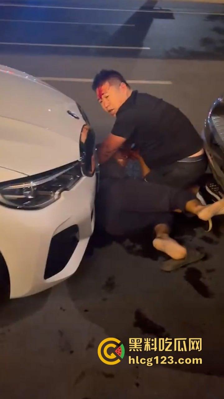 泰州两男子酒后互殴 重拳出击 脑袋都要开花了-1