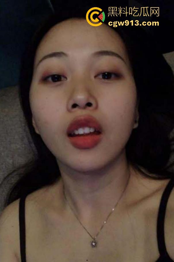 湘潭大学高颜值反差【林木珍】情侣自拍泄密,极品学生妹和男友同居日常,D杯巨乳母狗被无套内射!-1