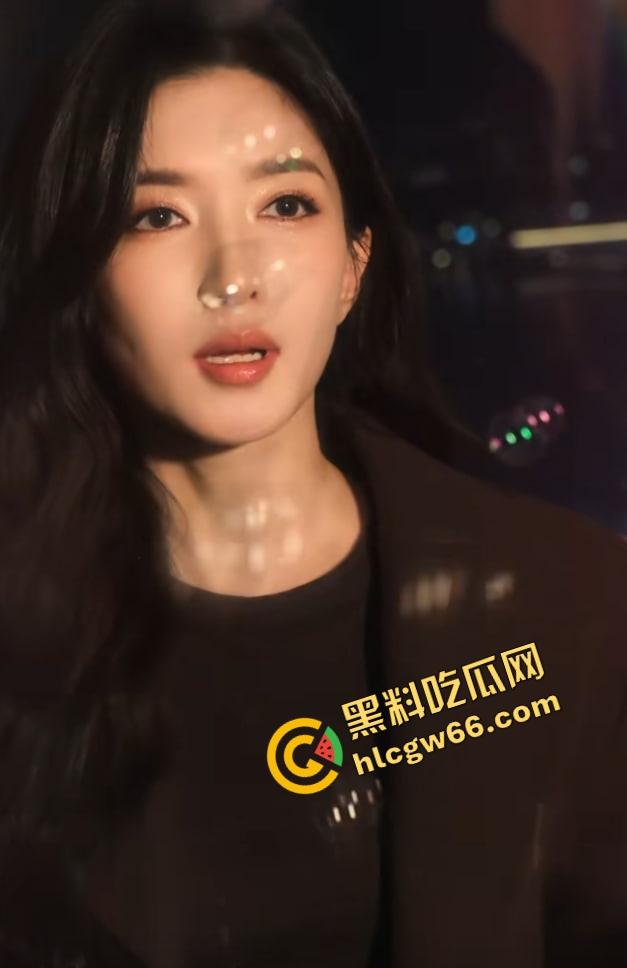 这哥们吃得太好了吧?找了个长得跟江疏影撞脸的美少妇,现场抹油撸管伺候,40来岁还能这么骚!-6