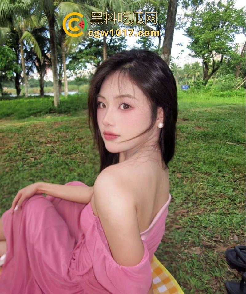 上海高颜值捞女【刘盈盈】这朵比基尼毒玫瑰,专去酒吧傍大款,坑骗男人酒水喝,灌醉你榨干钱包再榨干鸡巴!-2