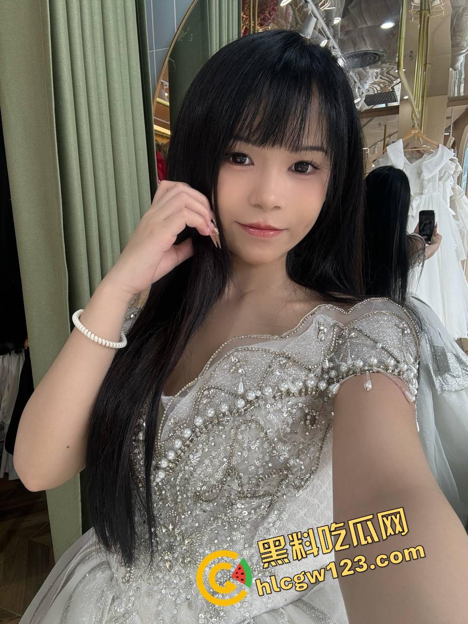 有钱大哥一亮牛子,两大母狗争抢上口,昔日小仙女如今舔得比狗都猛,你悟了吗纯爱战士!-6