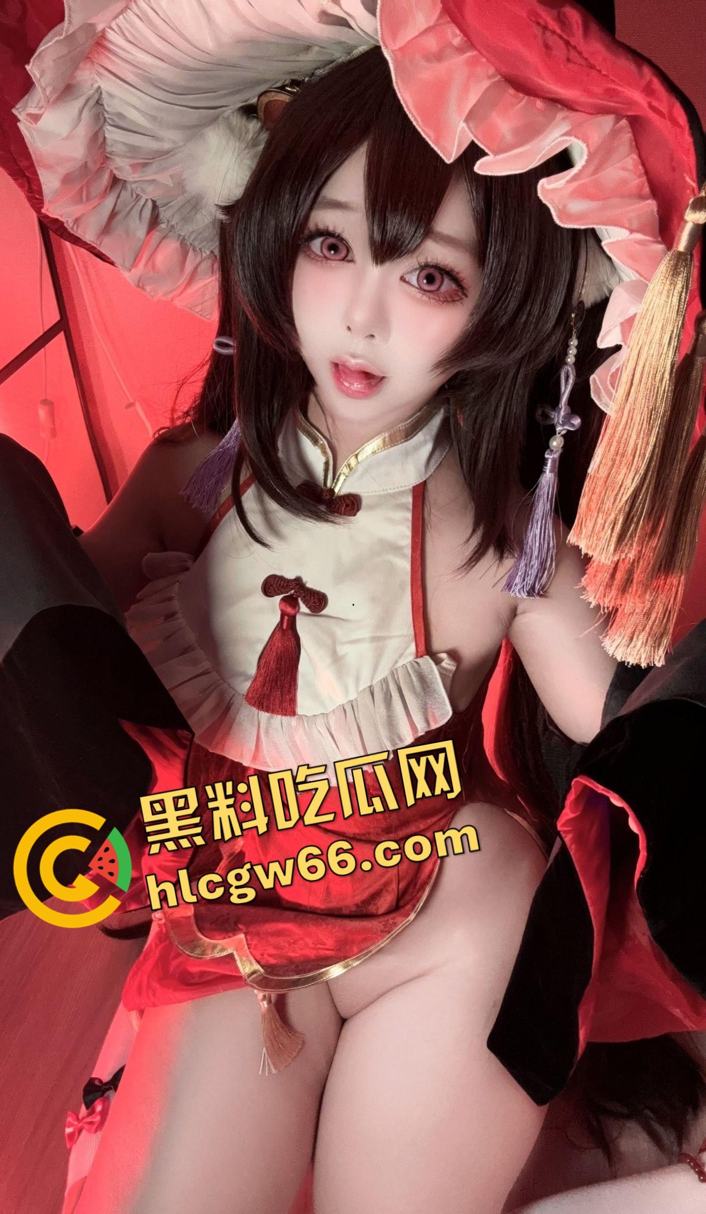 广州漫展COS圈疯批妹子,掰腿窗边榨精,操几下就射,事后还掰逼录像看精液流出来!-4