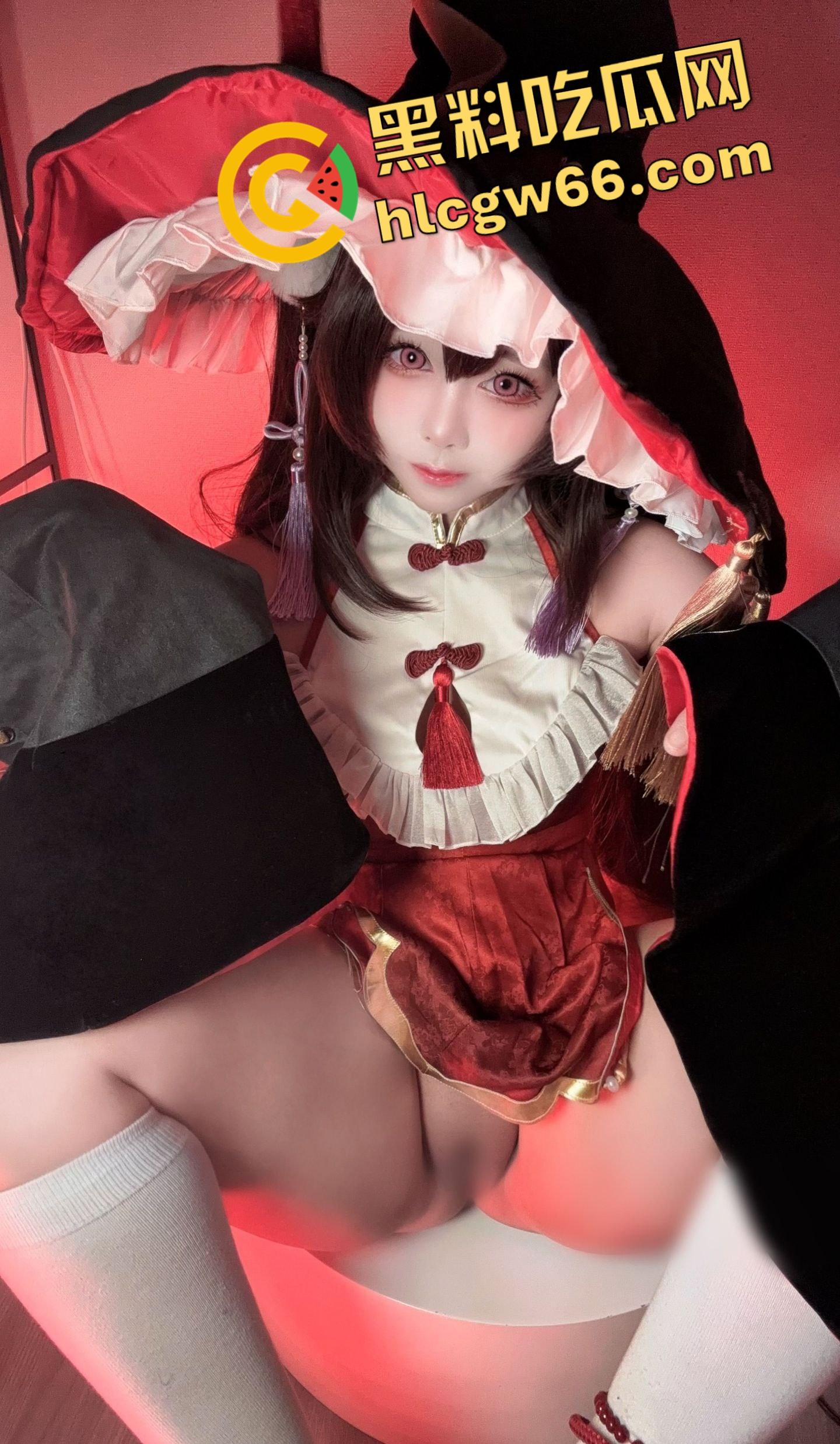 广州漫展COS圈疯批妹子,掰腿窗边榨精,操几下就射,事后还掰逼录像看精液流出来!-9