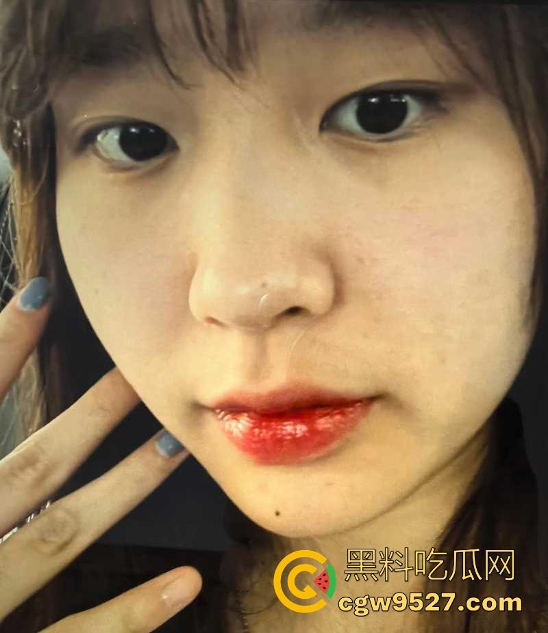 湖南师范学院00后【李小晴】做爱视频被男友曝光,巨乳翘臀画面露骨火辣,喜欢后入猛干淫水四溅!-1