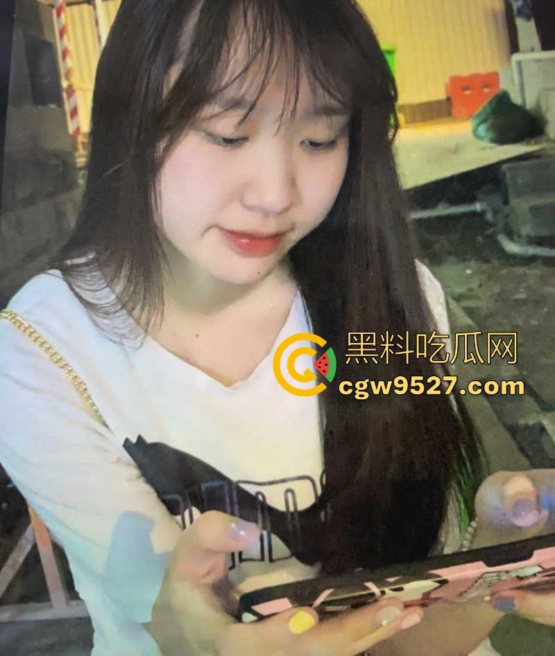 湖南师范学院00后【李小晴】做爱视频被男友曝光,巨乳翘臀画面露骨火辣,喜欢后入猛干淫水四溅!-6